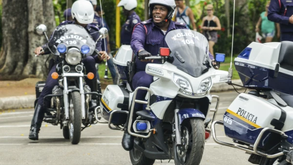 Policía