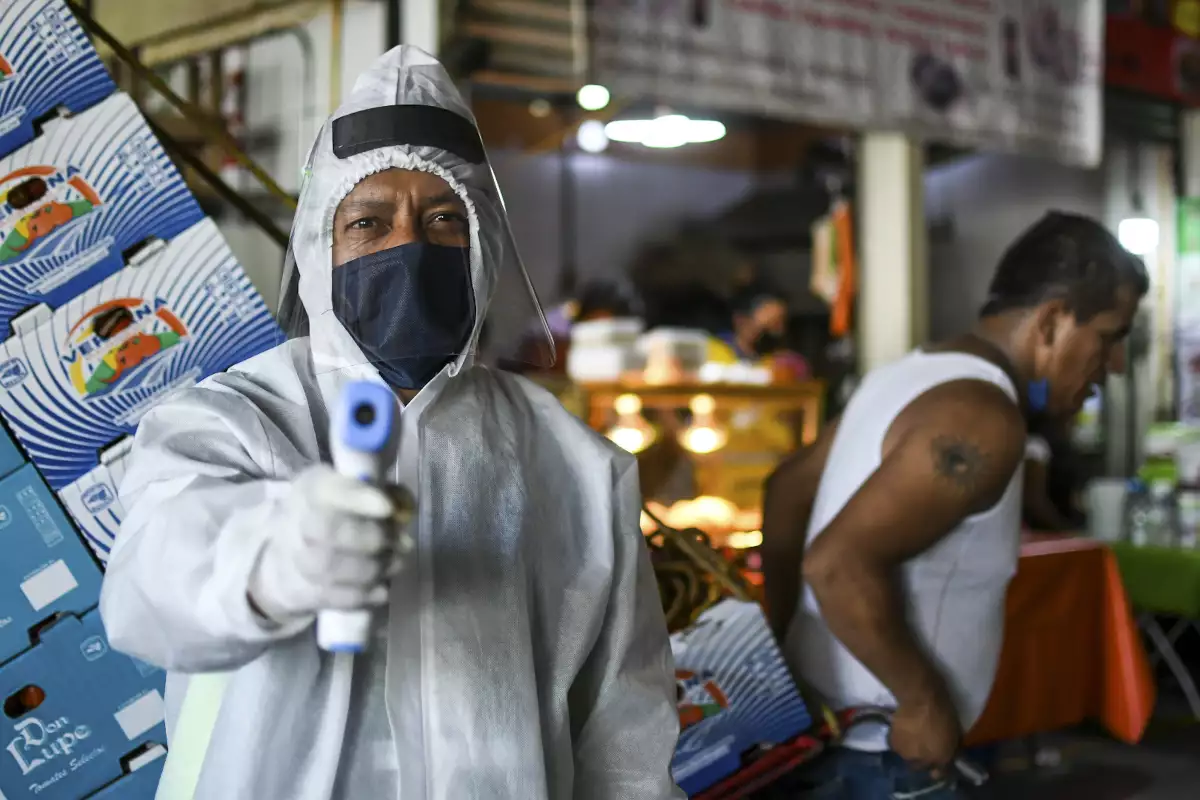 Continúan medidas preventivas en Central de Abastos