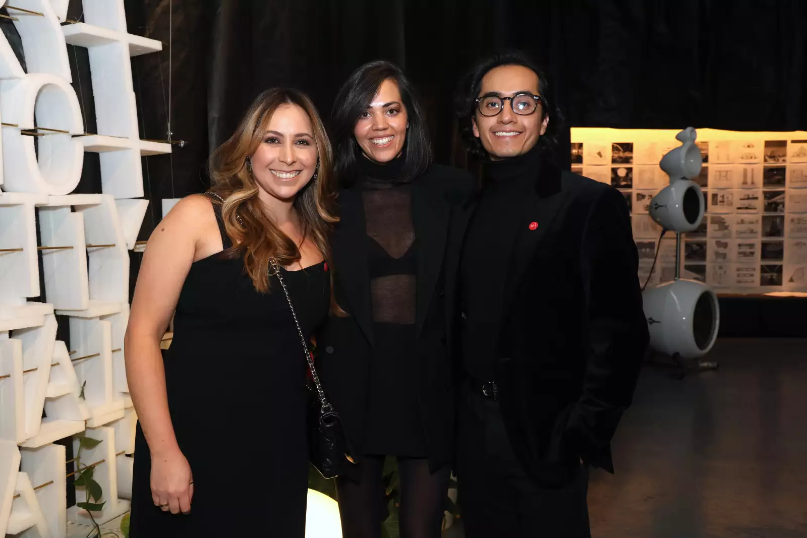 Myriam Huidobro, Leticia Menéndez y Alonso Arzola 