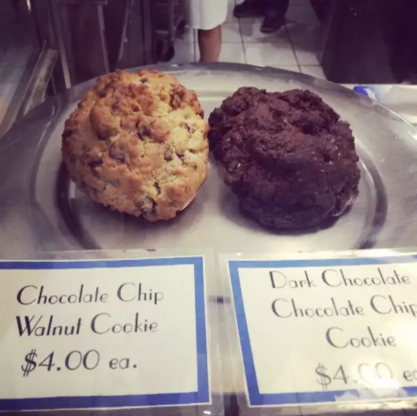 No se limita a comer cosas deliciosas.