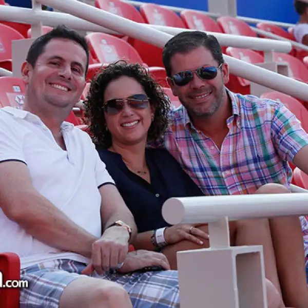 Luis Velez, Erika Castro y Mario Castro