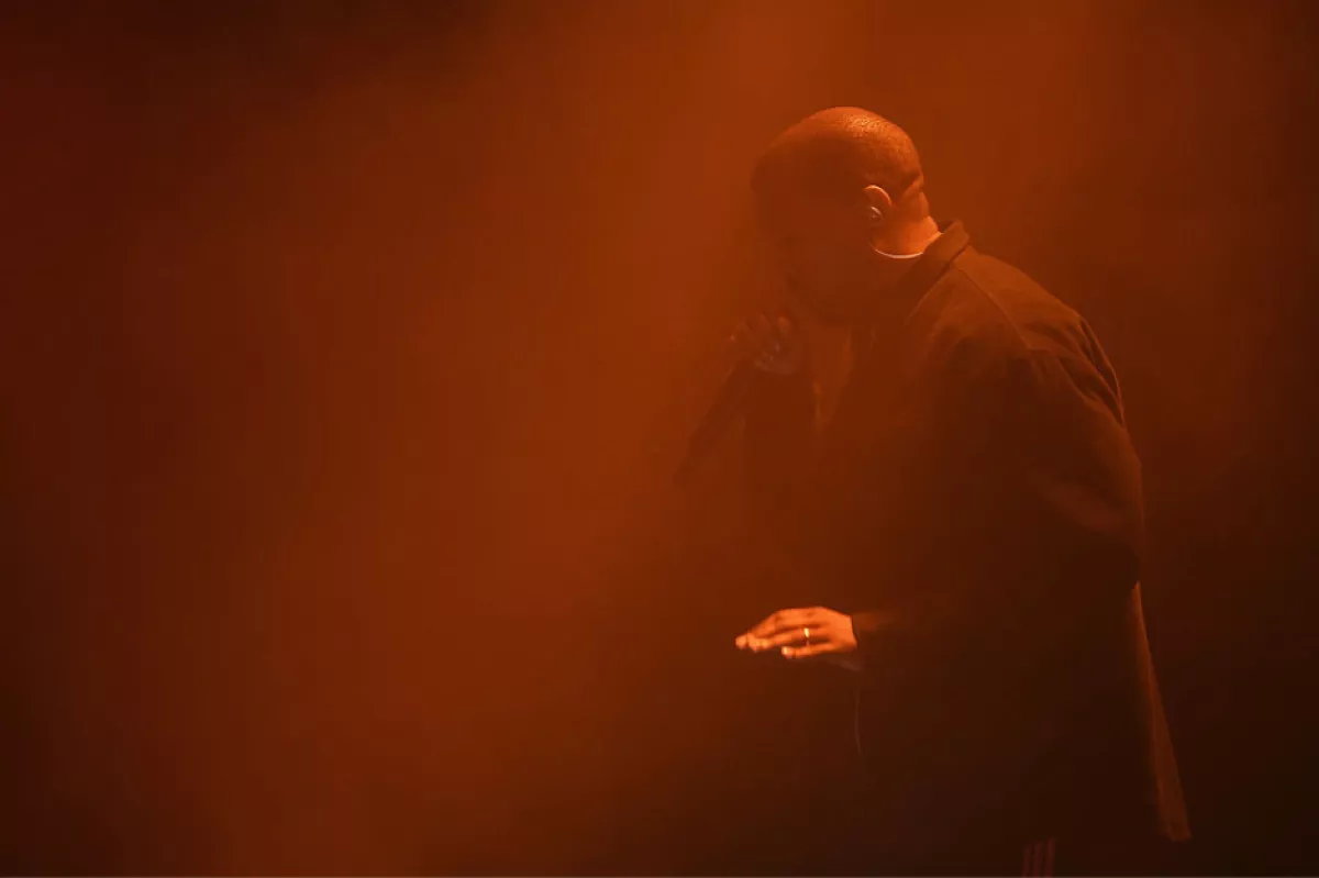 kanye west 2016.png