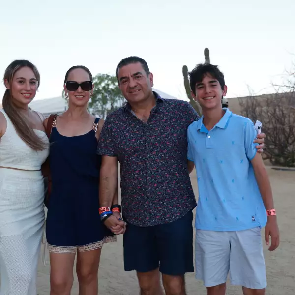 Maura , Minerva , Mauricio y Nicolás Ruiz 