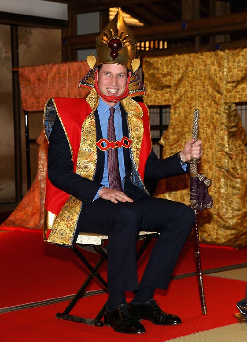 La agenda del miembro de la casa real británica fue muy pesada, pero hubo actividades en las que olvidó el protocolo y se la pasó de lo mejor.