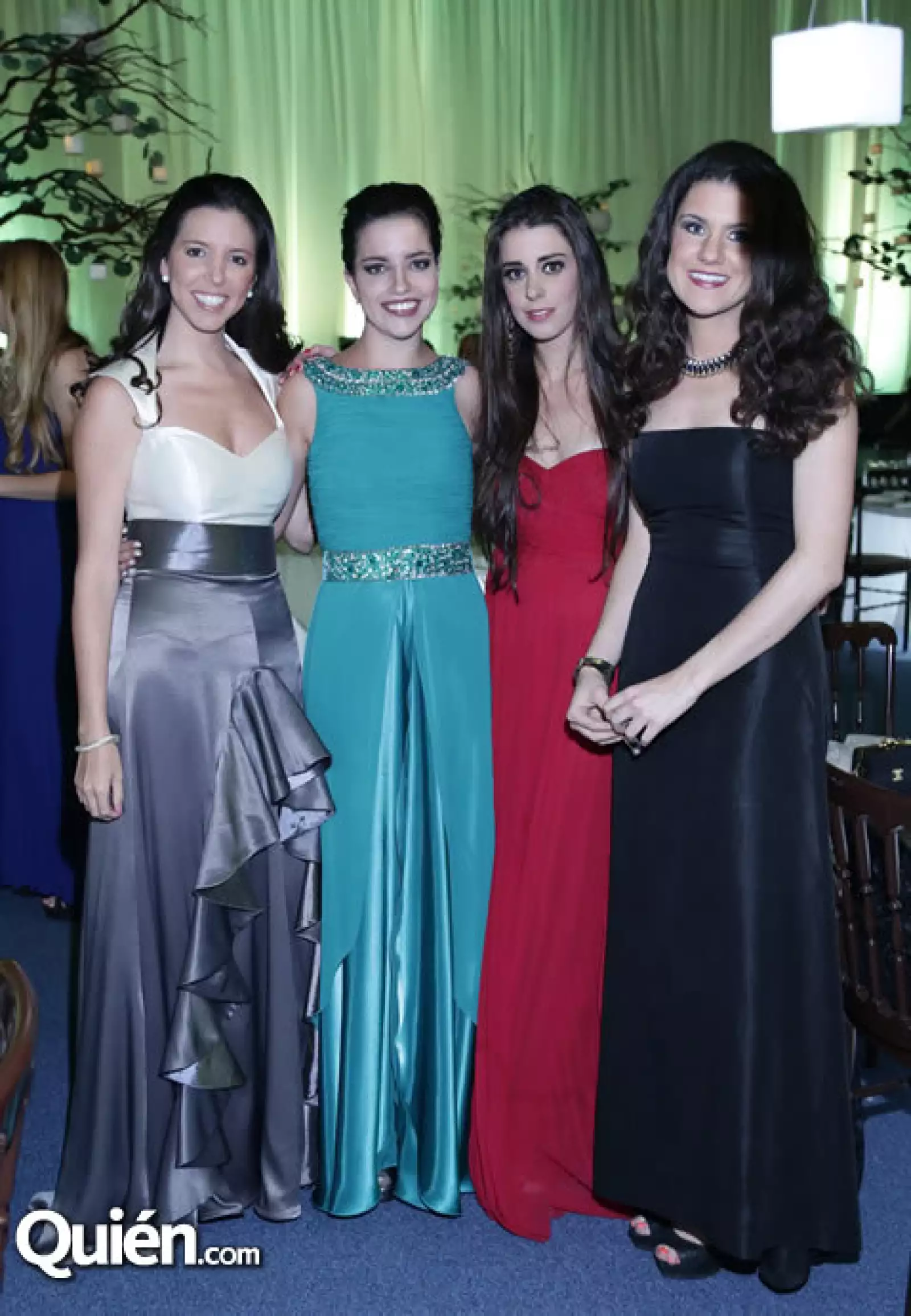 María Suero,Maite Suero,Macarena Sobrino y Sofía Basagueren