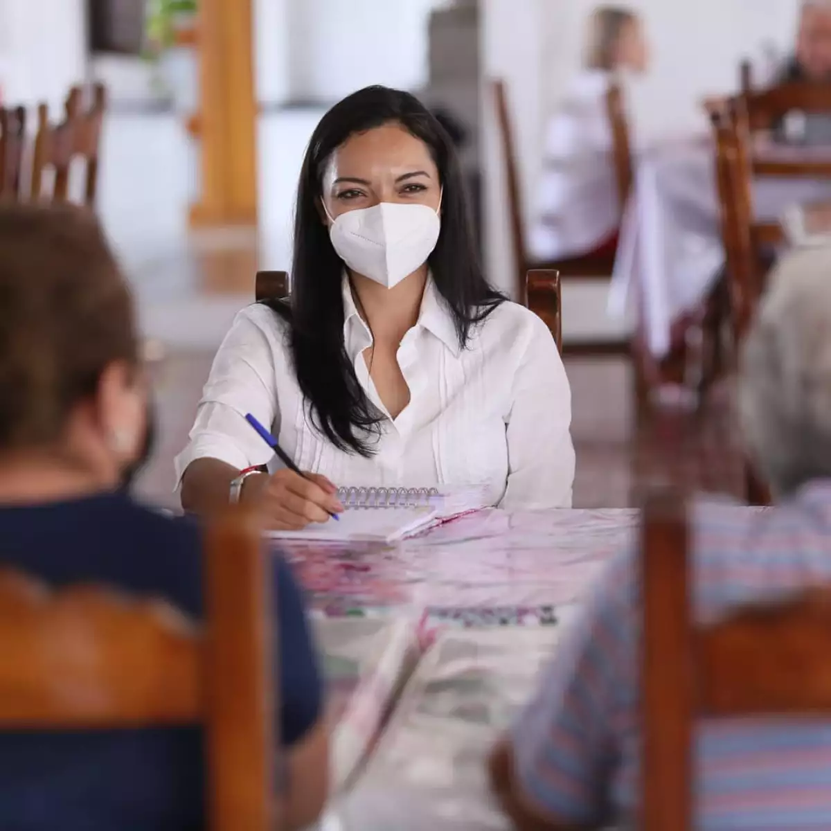 Twitter @Mely_Romero.jpg