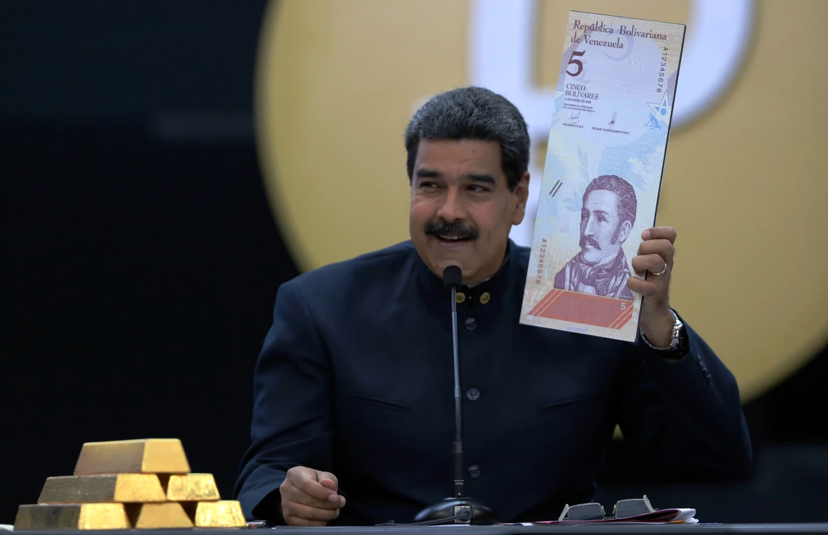 “He decidido reducir tres ceros de la moneda”, informa Nicolás Maduro