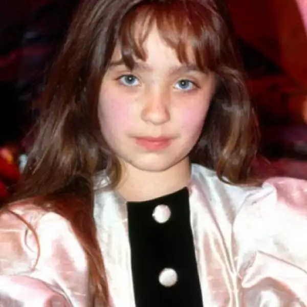 1989. Seis años