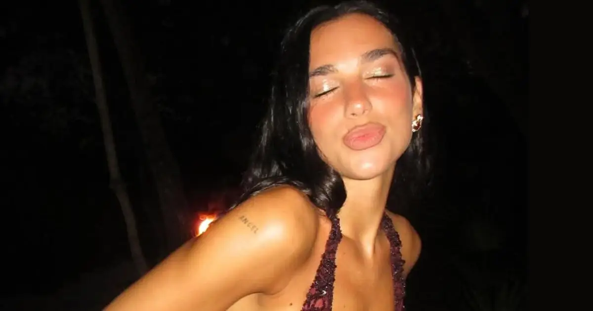 dua-lipa-red blush.jpg
