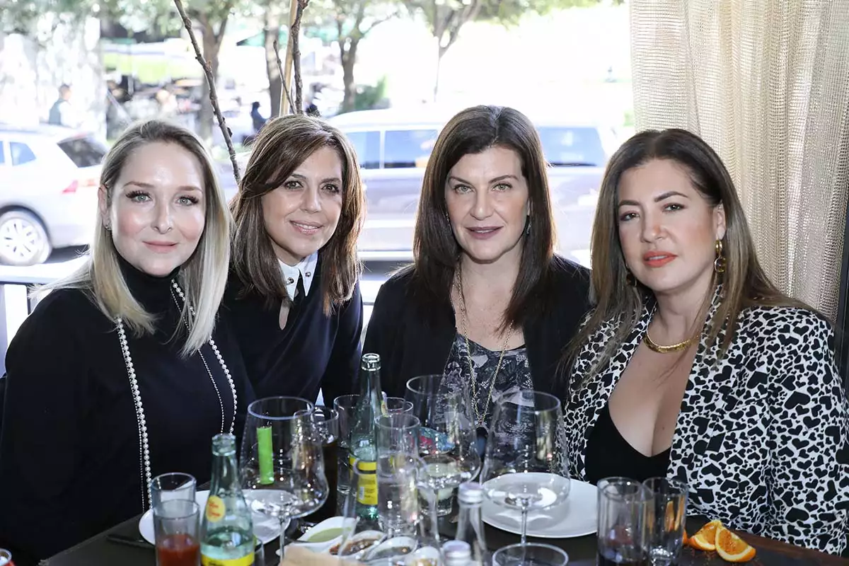 Señoras de Madrinas de San Pedro