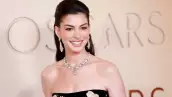 anne hathaway joyeria oscars