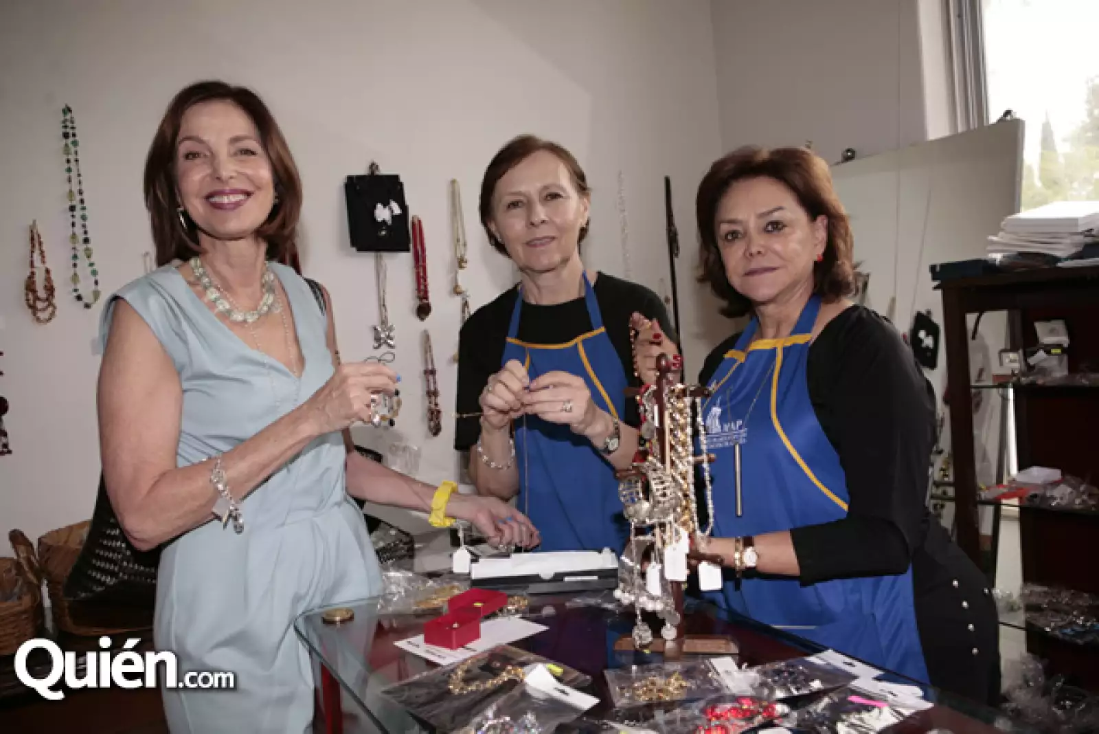 Nina Menocal,Guadalupe Phillips,Adriana Salinas