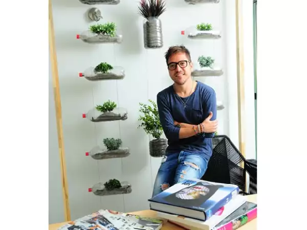 El tapatÃo trabajó en ArtPartner, una de las agencias de moda más importantes del mundo.