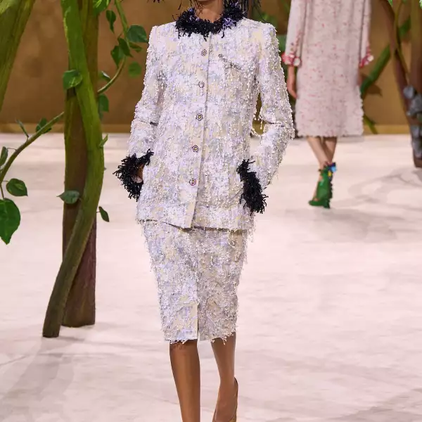 Chanel HC F26 017.jpg