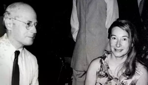 Anna-Teresa Tymieniecka con su esposo Hendrik Houthakker.