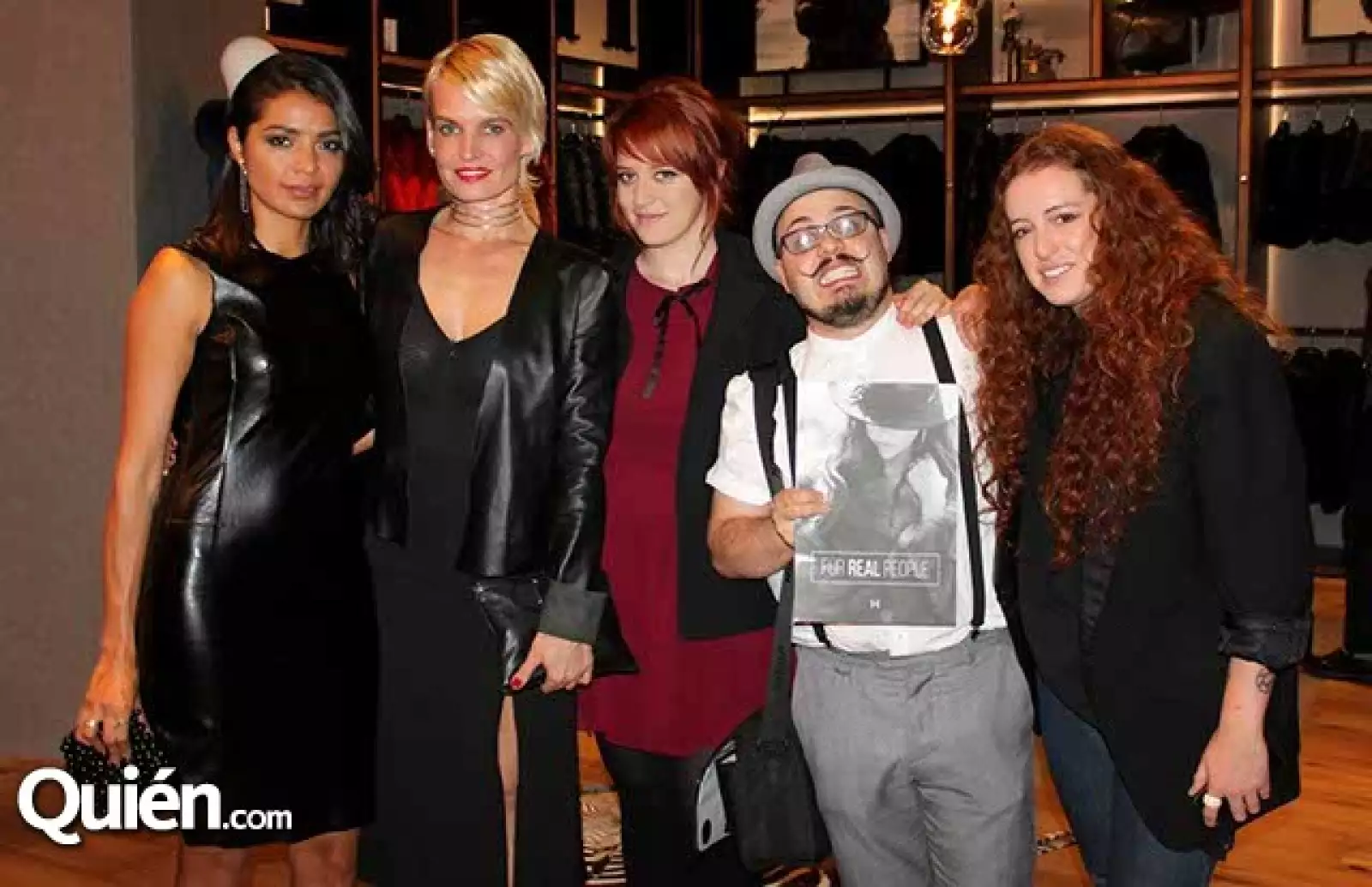 Sonia Acosta,Luisa Sáenz,Pamela Segura,Dan Crosby y Isa Arjona