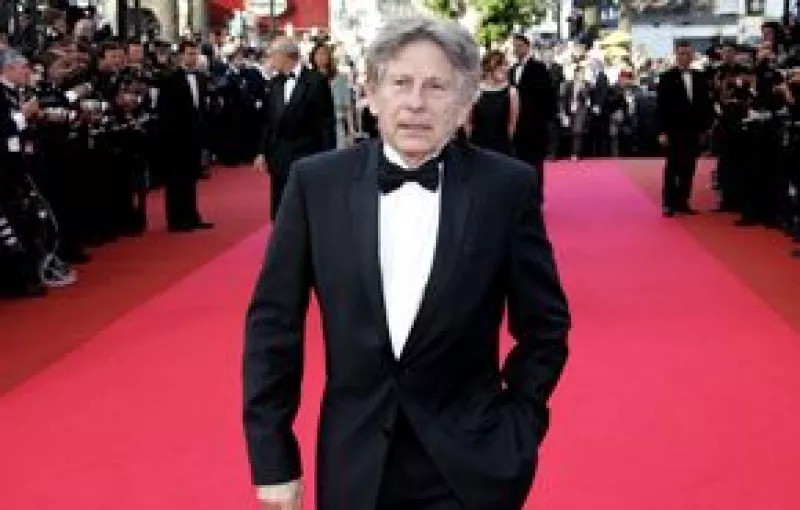 Los abogados del cineasta presentaron un recurso por su libertad ante una corte suiza, el primer paso en su batalla legal para evitar la extradición a Estados Unidos.