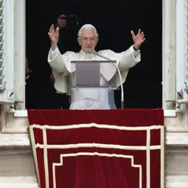 Benedicto XVI reza su último Angelus como Papa