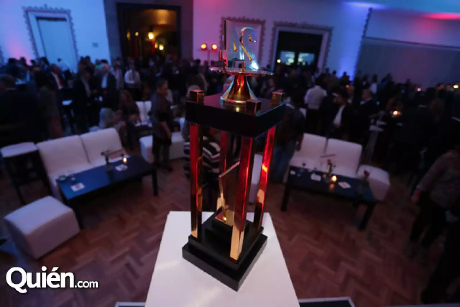 Coctel en honor al piloto Ricardo González