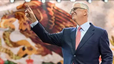 Ricardo Salinas Pliego, el empresario que pasó de ser amigo de AMLO a opositor de la 4T por su deuda con el SAT