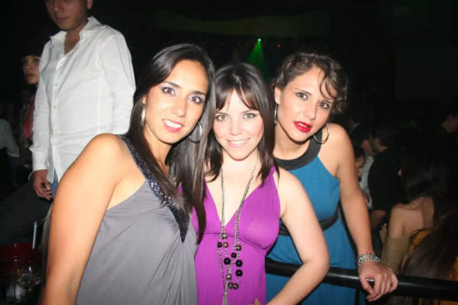 Ale Aburto, Raquel Salas y Mariana Luneta.