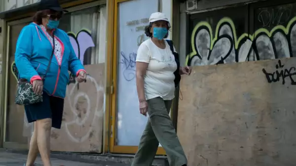 Medidas de prevención ante la entrada en la fase 2 de contagio de Covid-19,  sobre avenida Paseo de la Reforma.