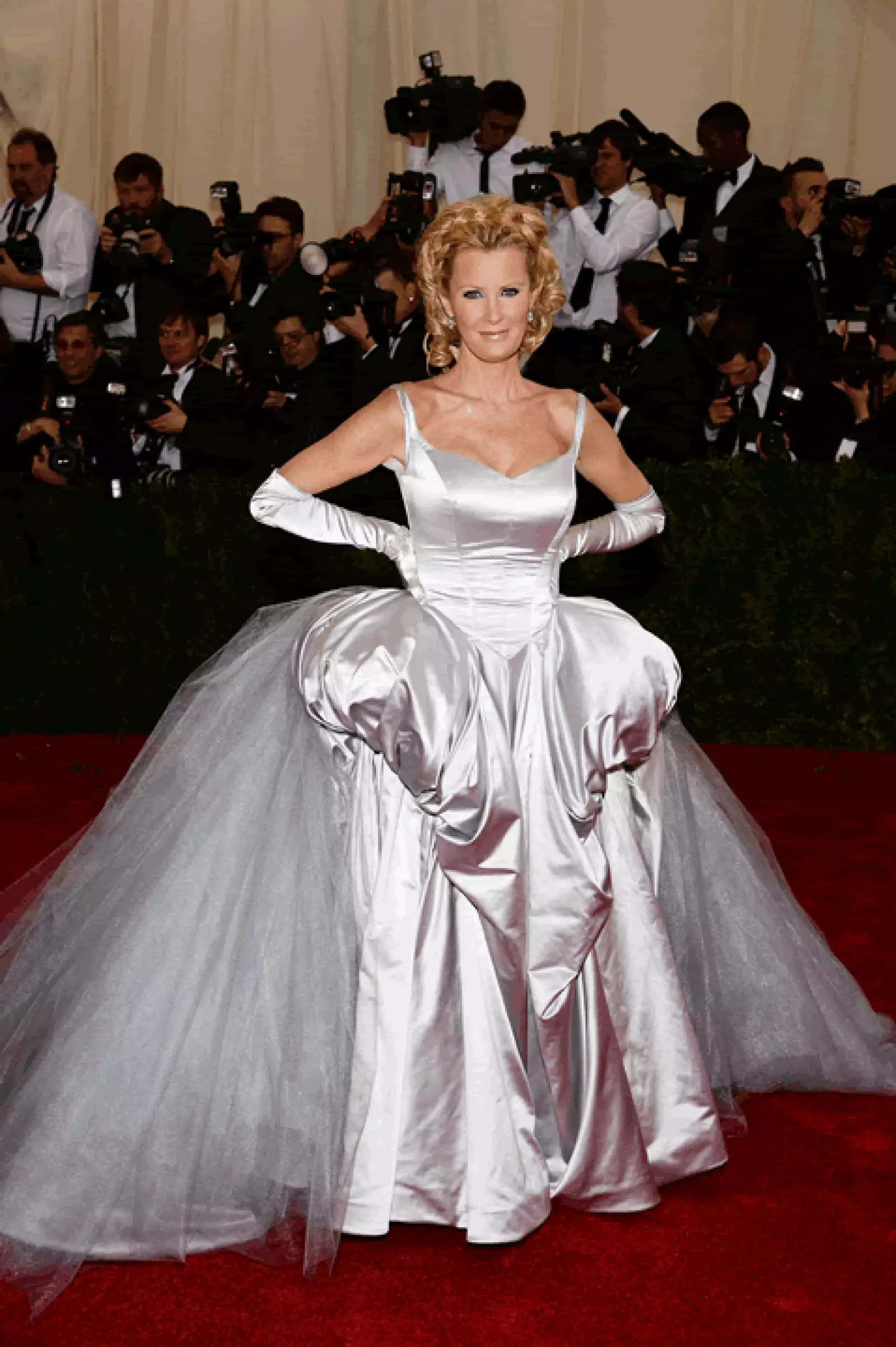 Sandra Lee- Lleva un diseño de Dara Lamb.