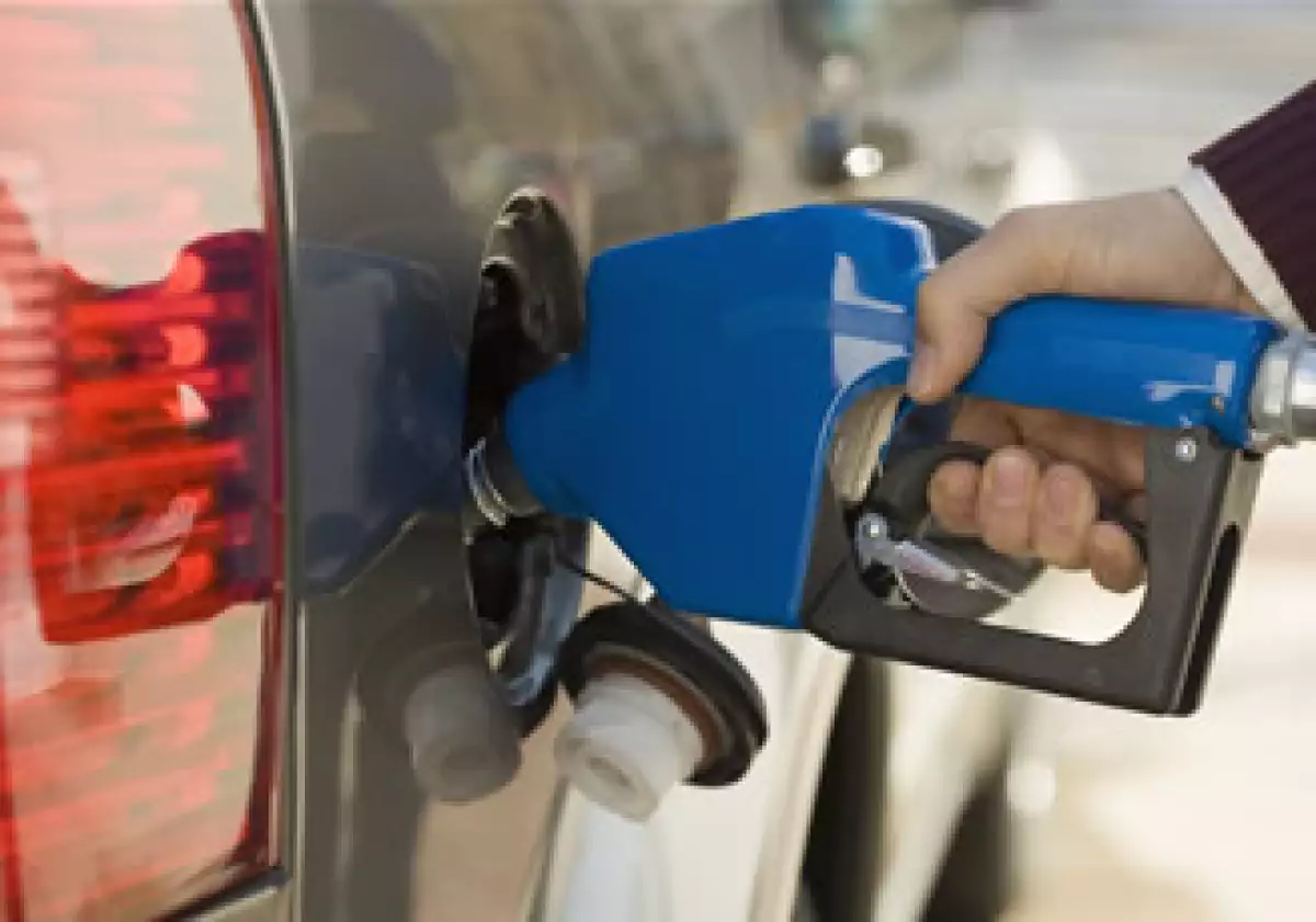 También mantén tus neumáticos correctamente alineados para evitar consumir más combustible. (Foto: Photos To Go)