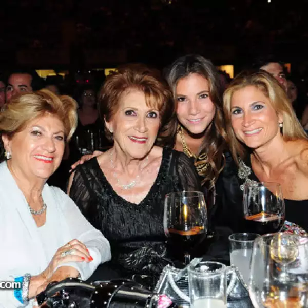 Bertha Vergara,Susana Litchi,Susana Dividov,Doris Litchi