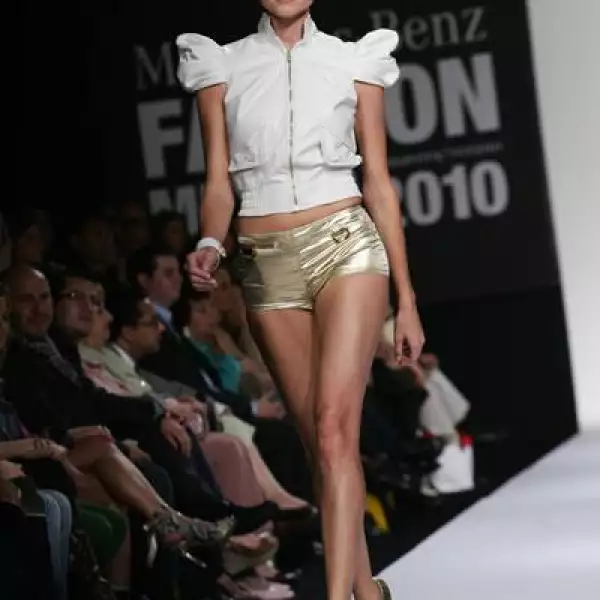 MBF Pasarela Louis Verdad.