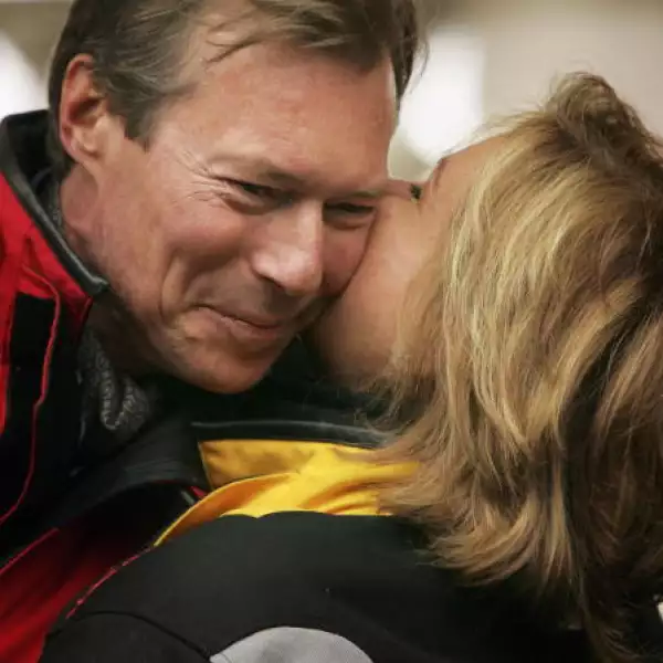 Esta pareja es tan romántica que el día de hoy cumplen 33 años de casados. ¡Felicidades a la pareja ducal!