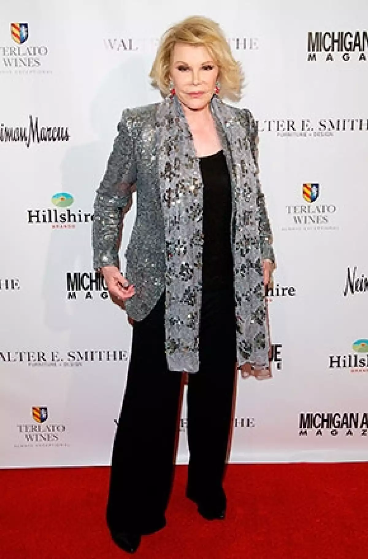 Melissa Rivers, hija de la conductora, aseguró en un comunicado que su mamá se encuentra en recuperación tras tras sufrir complicaciones cardiacas y de respiración durante una cirugía.