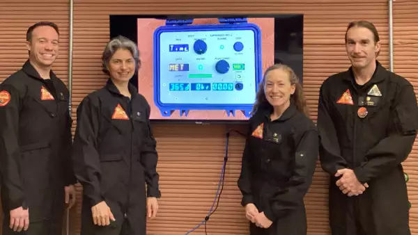 Científicos terminan encierro de más de un año en "un Marte" simulado por NASA