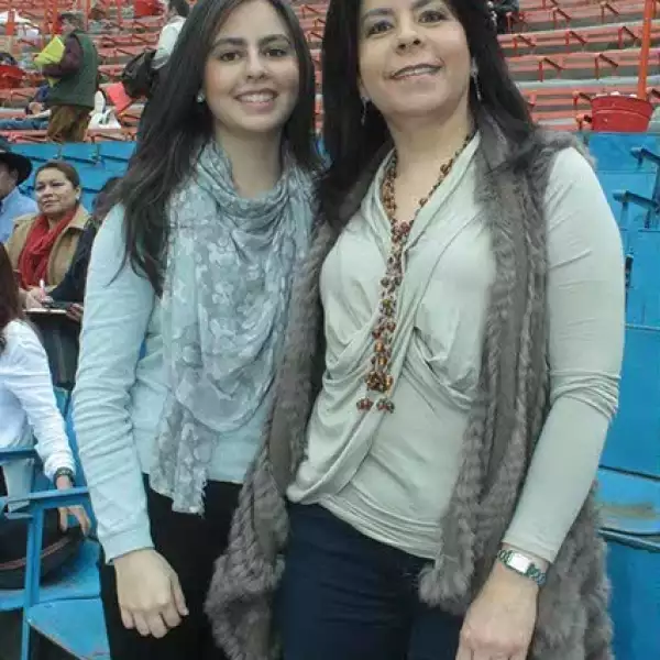 Ana Regina Muñoz Del Olmo y Amira Del Olmo