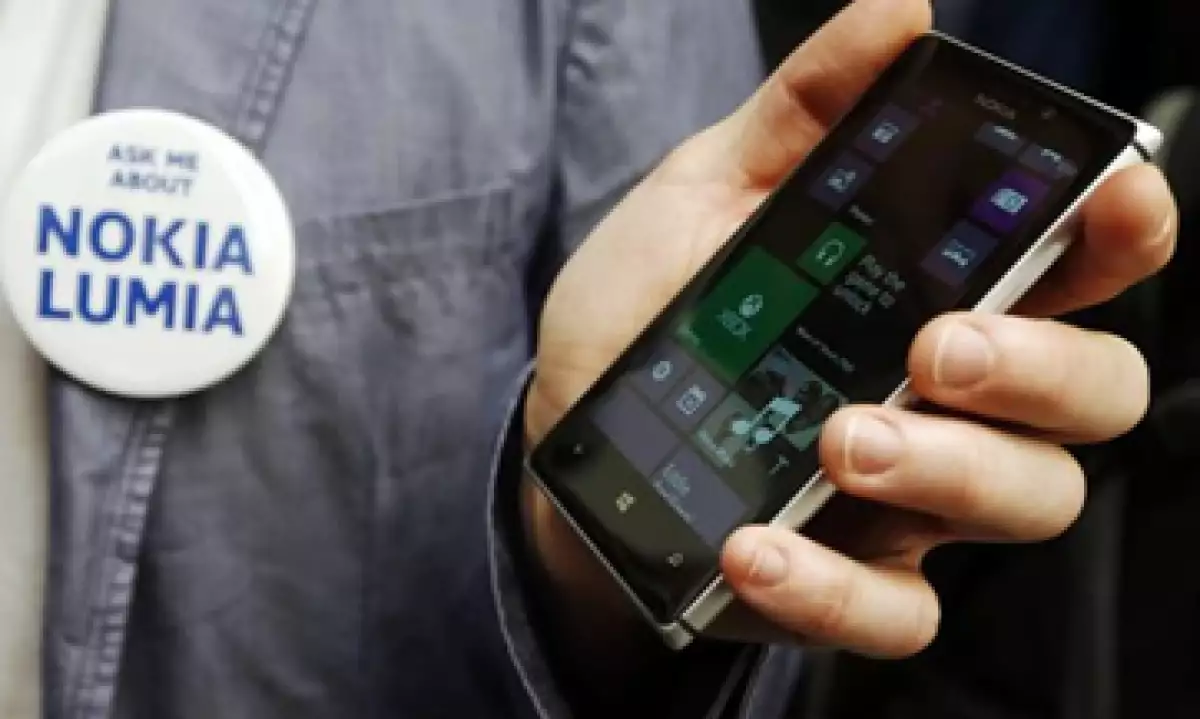 El Lumia metálico será lanzado globalmente a comienzos de junio próximo. (Foto: Reuters)