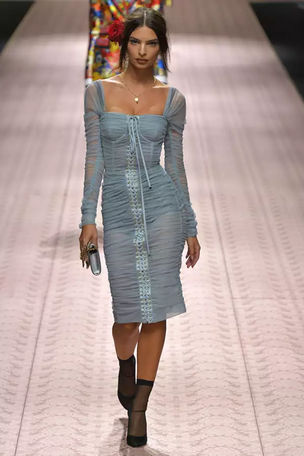 Emily Ratajkowski para Dolce & Gabbana