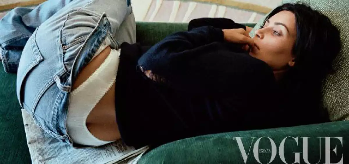 Según informó el make up artist que colaboró en la sesión de fotos, normalmente Kim está acostumbrada a estar sin maquillaje en su casa.