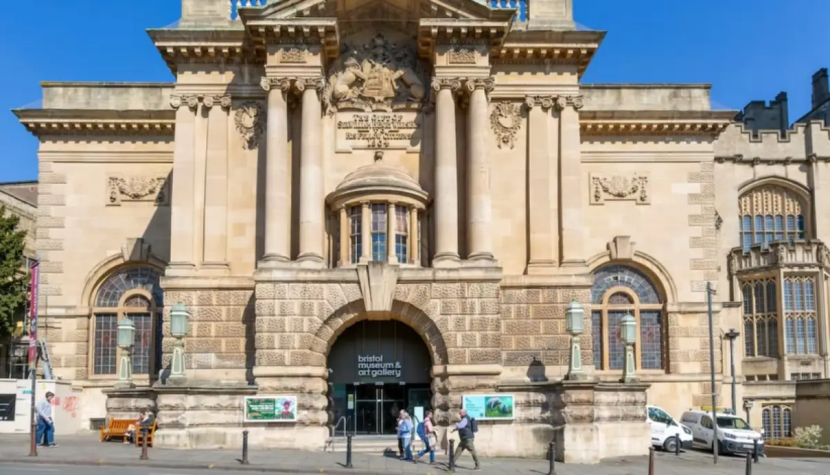 Más de 600 objetos de colección de un museo fueron robados en Reino Unido 