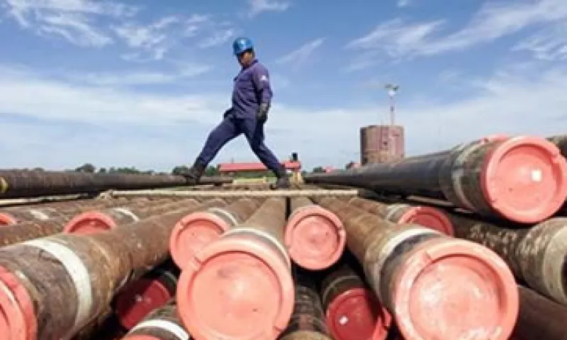 El incremento de los ingresos petroleros de México ayudó al país a acumular un superávit de 34,441 mdd sobre EU en el primer semestre de 2011. (Foto: Reuters)