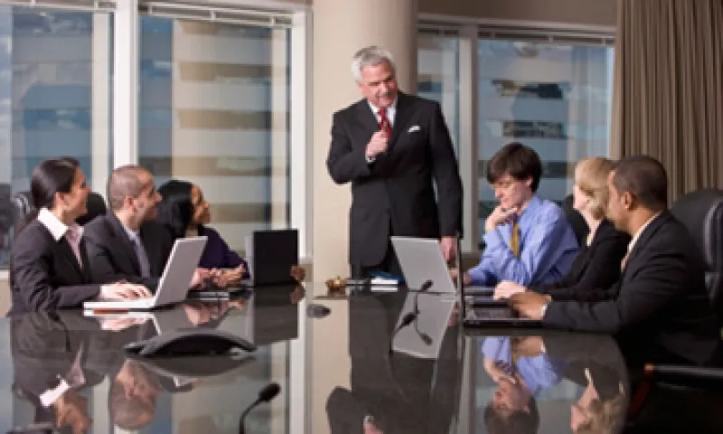 Los CEO que han sido formados al interior de la empresa conocen el funcionamiento de la firma y, por consiguiente, tienen un desempeño superior al de un CEO externo. (Foto: Thinkstock)