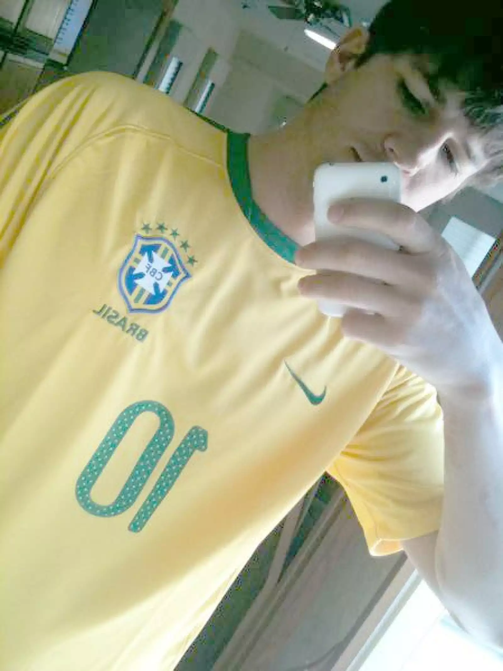 Ashton Kutcher apoya a Brasil y lo dejó claro con esta imagen que puso en su Twitter.