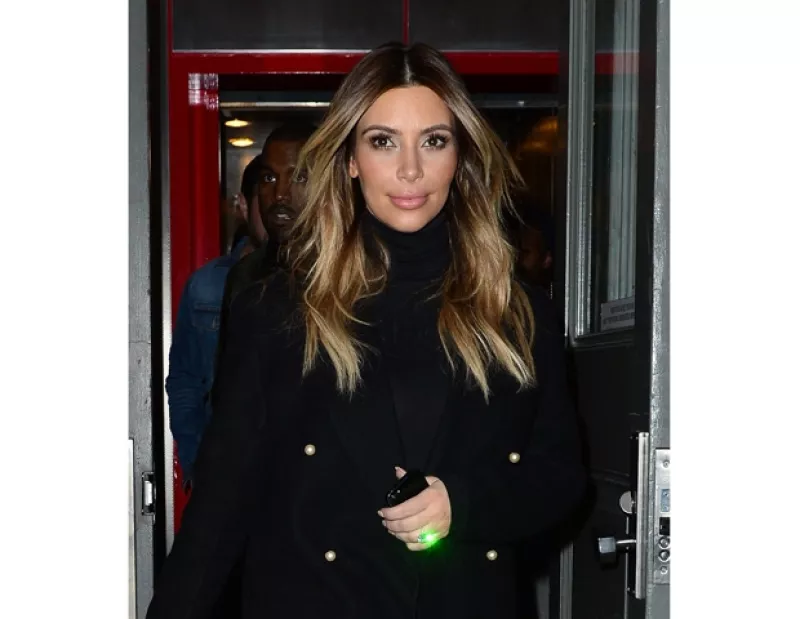 Ryan Seacrest le ha pedido a la hermana más famosa que su primogénita aparezca en el show familiar, pero a Kanye no le parece la idea.