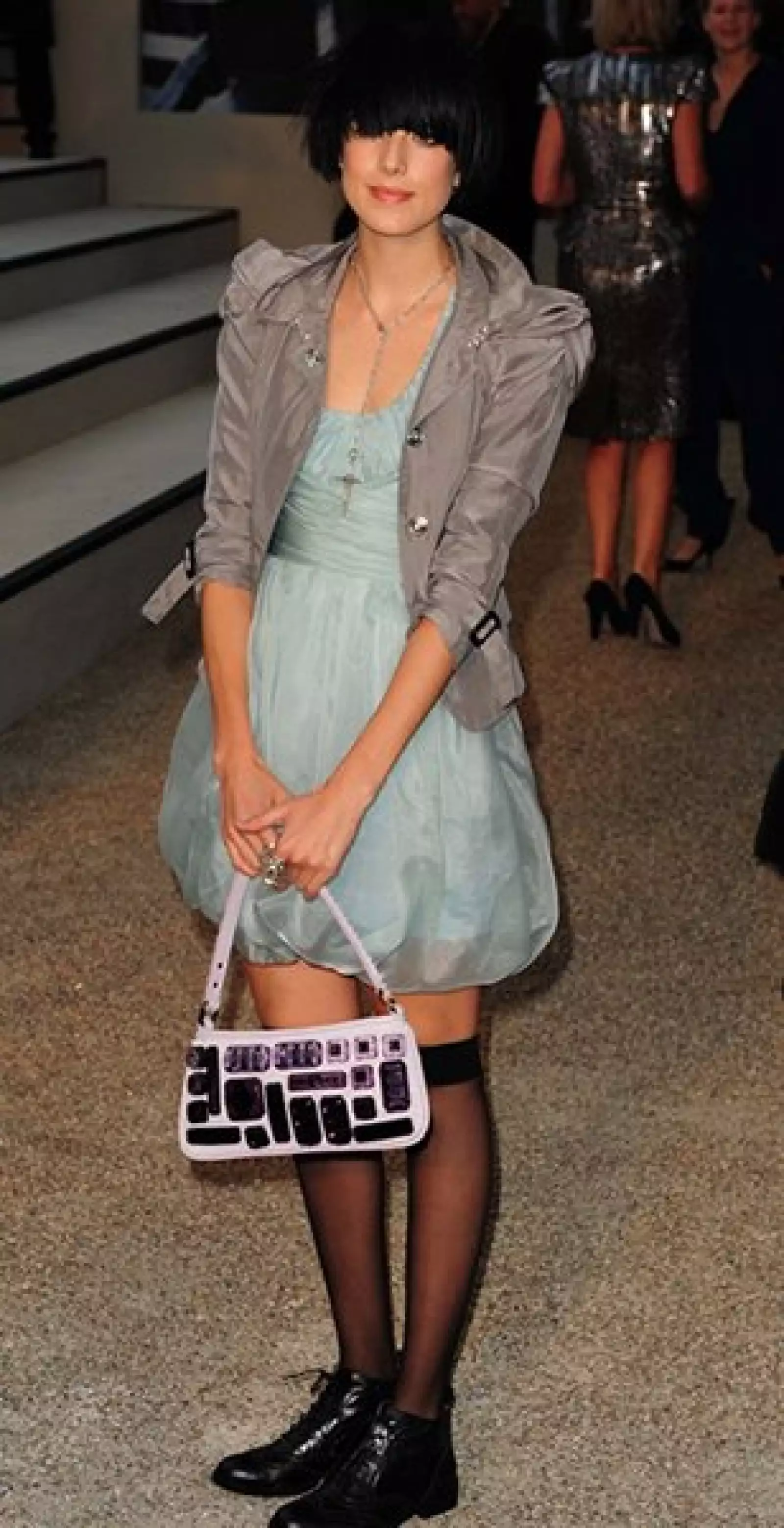 Hay quien considera a Agyness Deyn la nueva Kate Moss y quienes no creen que exista tal cosa. De cualquier manera, esta modelo británica impone moda con sus extraños y originales outfits.