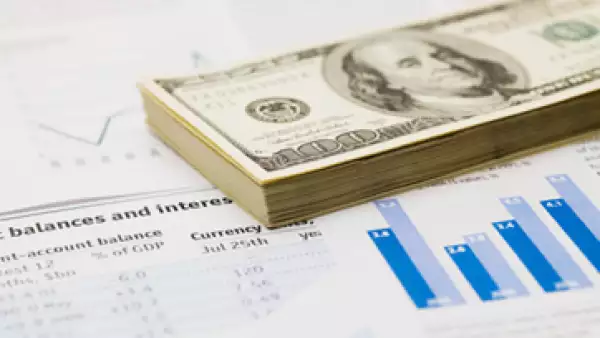 Los bancos realizan operaciones con derivados para protegerse contra varaciones en las tasas de interés o deuda corporativa.  (Foto: Getty Images)
