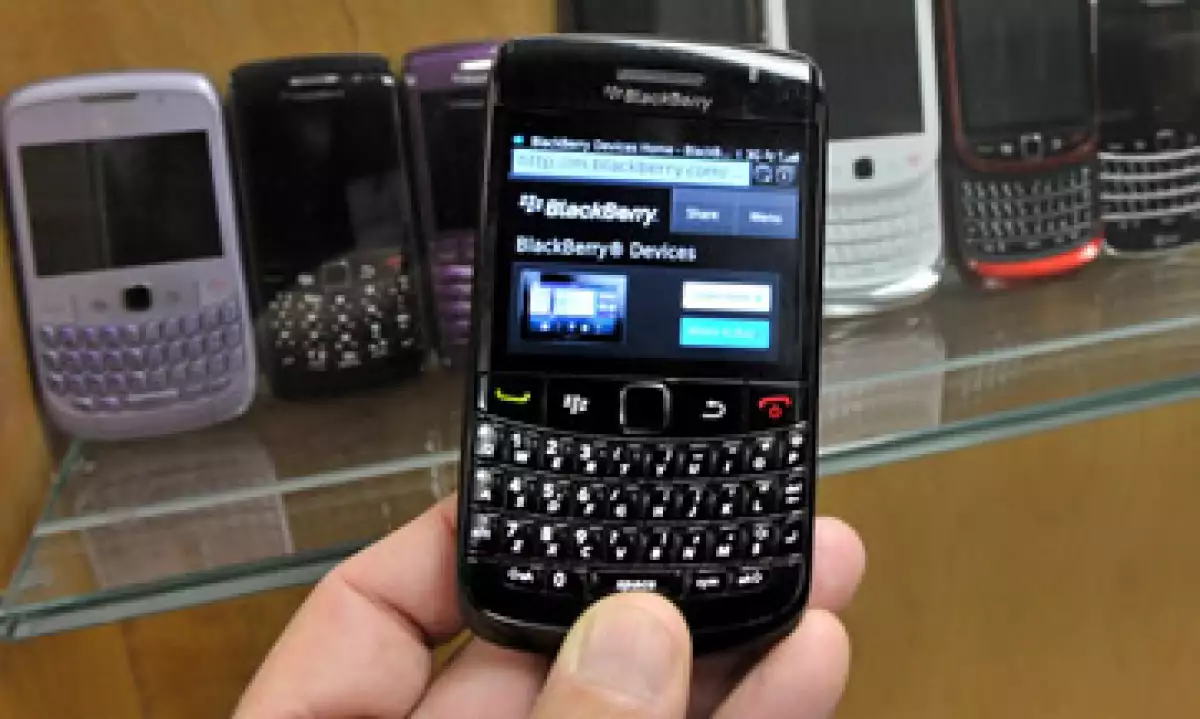 RIM ha perdido participacion de mercado ante el iPhone y los móviles con Android. (Foto: Reuters)