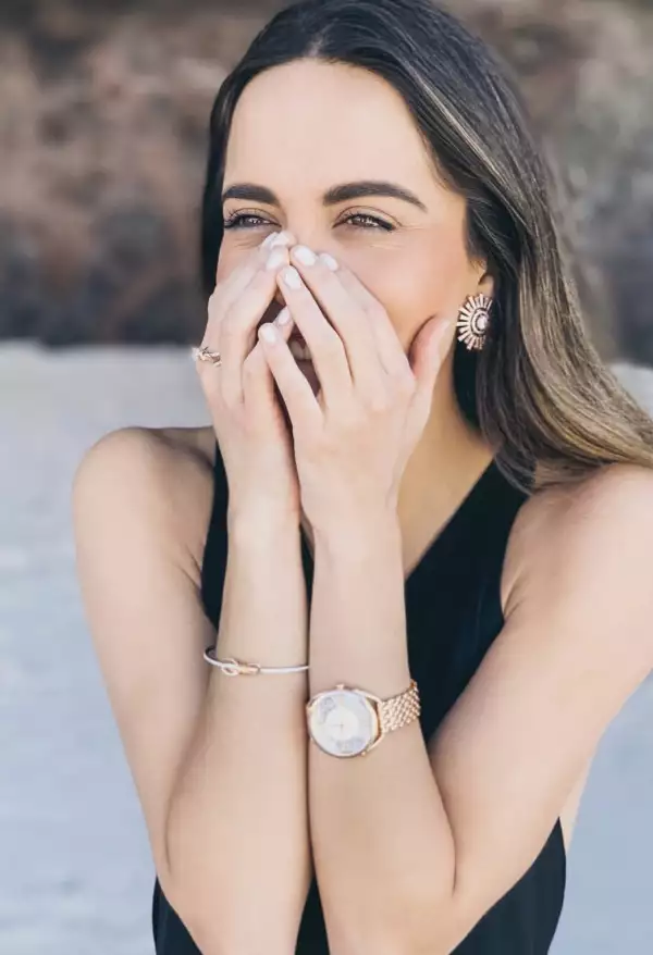 Andrea Mendiolea con piezas de Swarovski