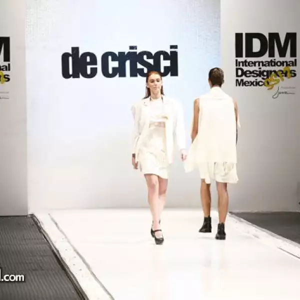 Pasarela de Crisci