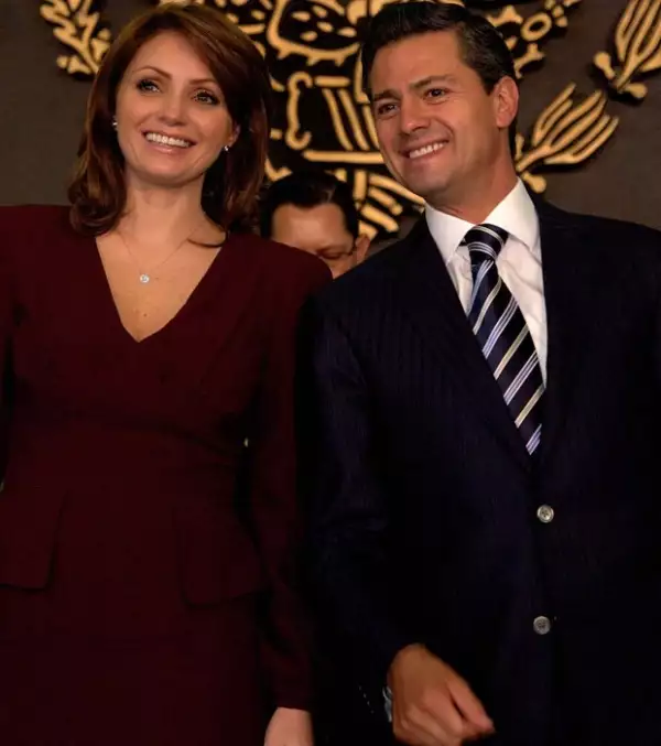 Angélica Rivera acostumbra usar mucho el color rojo en sus outfits.