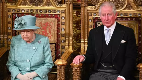 Reina Isabel II-carlos