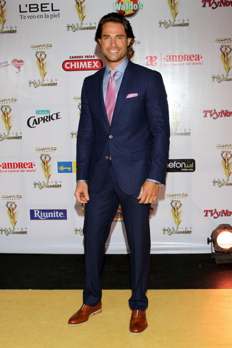 El guapo actor es argentino con nacionalidad mexicana.